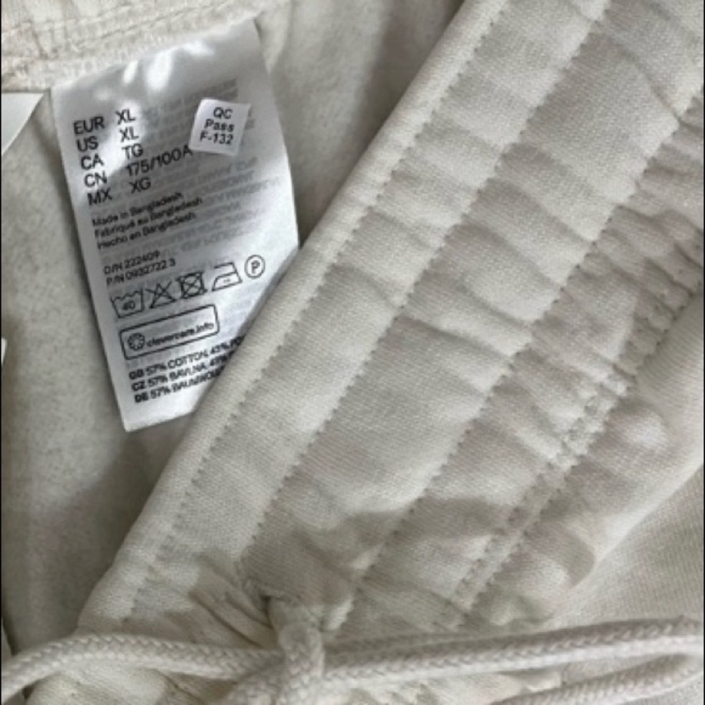 H&M High waisted Sweatpants - Picture 3 of 5